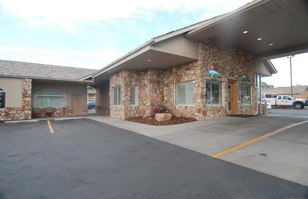 Econo Lodge Inn & Suites Vernal Near Dinosaur Monument-1