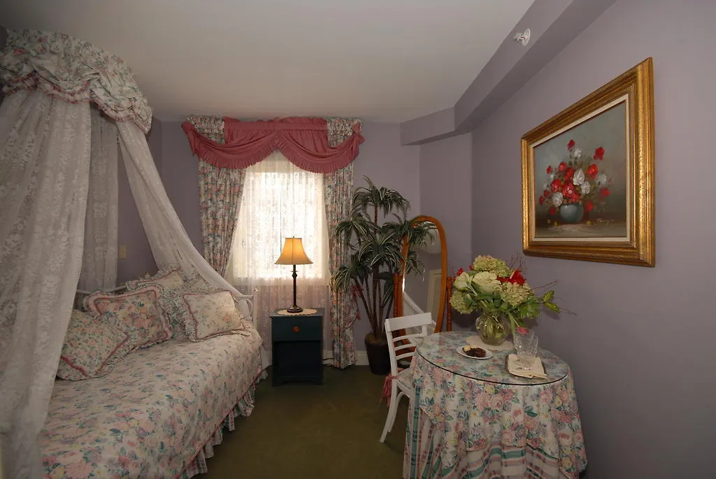 Humboldt House Bed & Breakfast-1