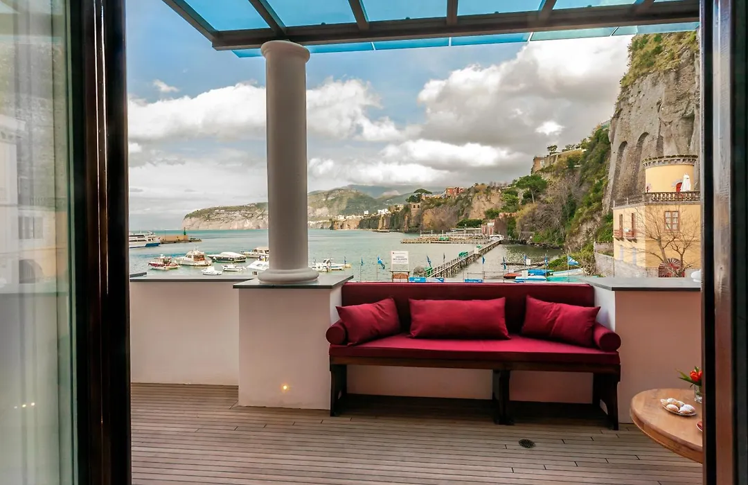 Yacht Club Capo Cervo Suites B&B-1