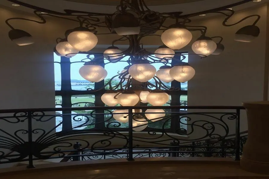 Disneyland Hotel-1