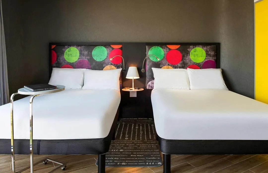 Ibis Styles New York Laguardia Airport-1