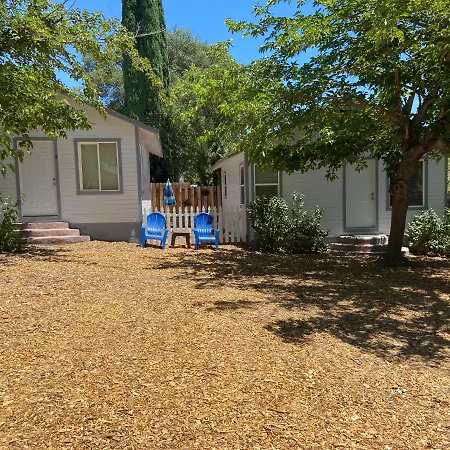 Clearlake Cabins & Boat Parking-3