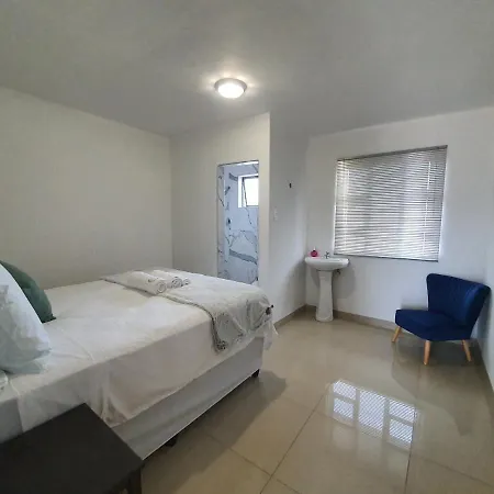 Bf Dlamini Guest House-2
