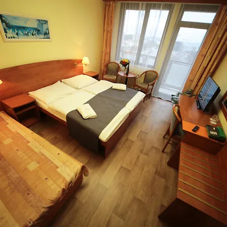 Hotel Krystal-2