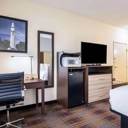 Clarion Pointe Madison-Huntsville-3