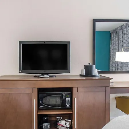 Hampton Inn Douglas-2