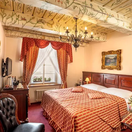 Hotel U Zlatého Stromu Prague by BHG-2