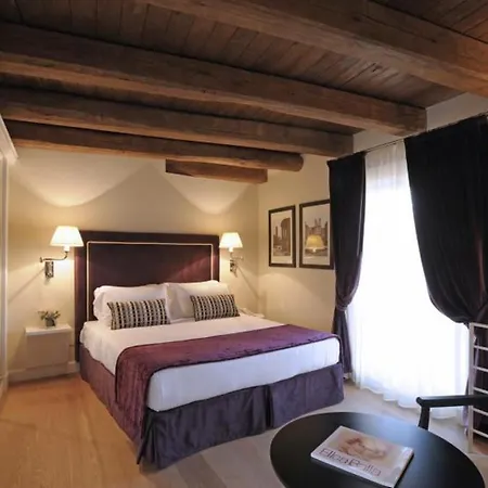 Trevi Palace Luxury Inn-2