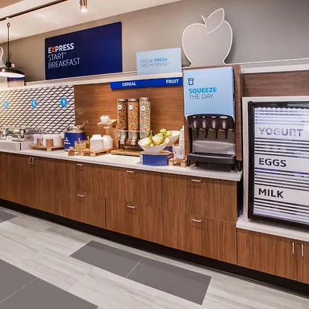Holiday Inn Express & Suites Gainesville - Lake Lanier Area By Ihg-3