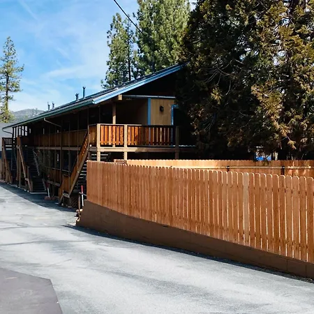 Snow Bear Lodge-3