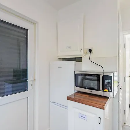 Birmingham Great Barr Property Near Junction 7 M6-2
