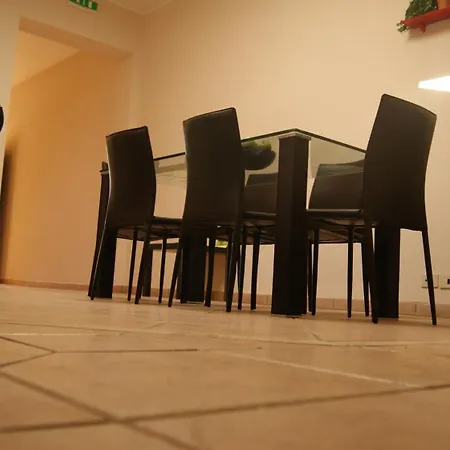Vegan Inn Airport - Adults Only - Late Check In-3