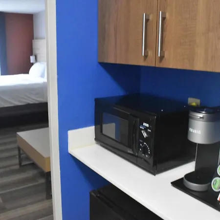 Holiday Inn Express Hotel & Suites Mcpherson By Ihg-3