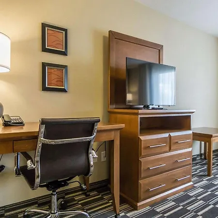 Comfort Inn & Suites Edmonton International Airport-3