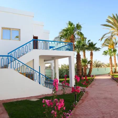 Hostgool Beach Chalets Mirage Bay Resort & Aqua Park-2