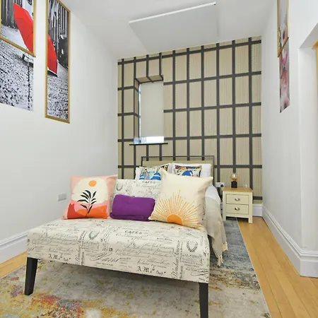 One Battison - Affordable Rooms, Suites & Studios In Stoke On Trent-3