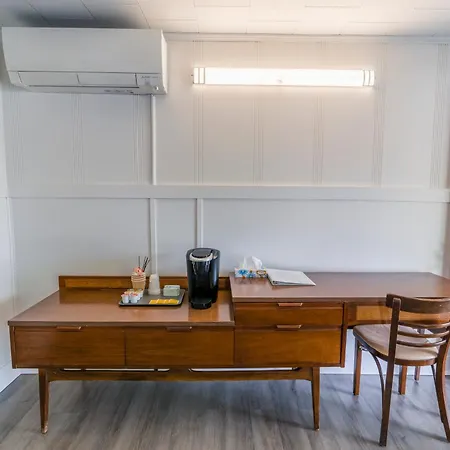 Mount Coolidge Motel-2