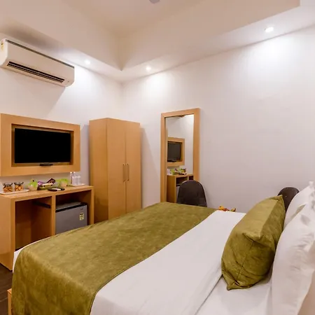 Hotel Tashree Near T3 - Free Airport Drop-3