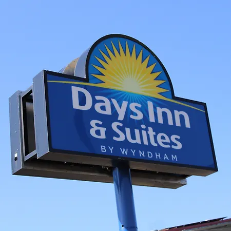 Days Inn & Suites By Wyndham Springfield On I-44-3