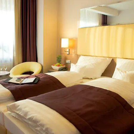 Hotel Scala Frankfurt City Centre-3