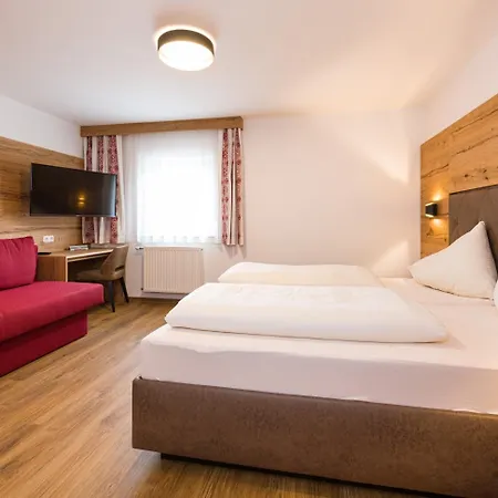 Alpenhotel Ernberg-3