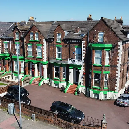Castle Lodge Guest House 86-88 Sheil Rd L6 3Af-2