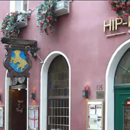 Hip Hotel-3