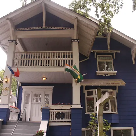 Cambie Lodge-2