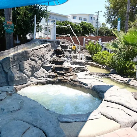 Sapphire Palms Motel-2
