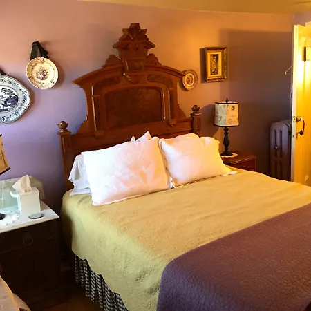 Annie Wiggins Guest House-3