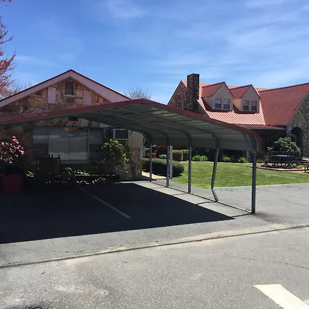 Phillips Historic Motel & Cottages-3