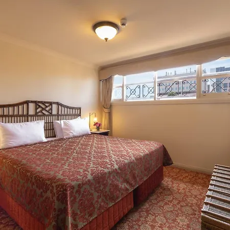 Hadley'S Orient Hotel-2