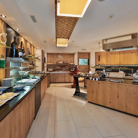 Hotel Fliana 4-3