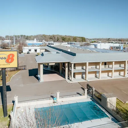 Super 8 By Wyndham Jackson Ms Near The Fairgrounds-3