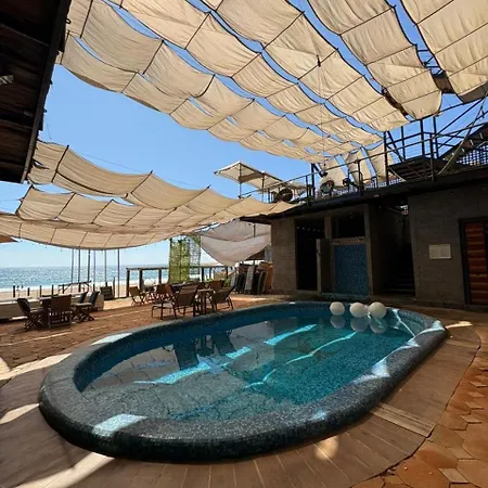 HOTEL EXTASIS ZIPOLITE nudista en zona de fiesta-3