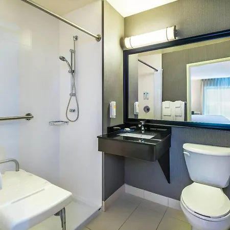 Comfort Inn Ancienne-Lorette - Quebec Airport-3