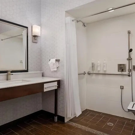 Hampton Inn & Suites By Hilton - Rockville Centre-3