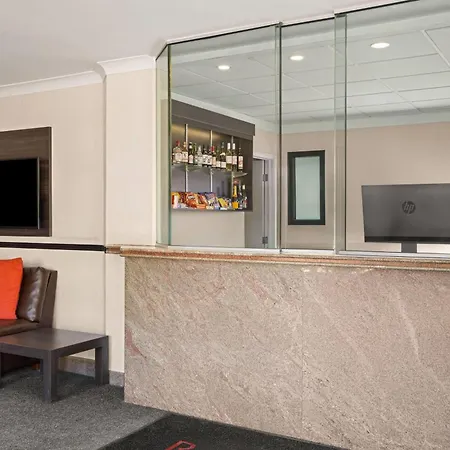 Ramada By Wyndham Laval-3