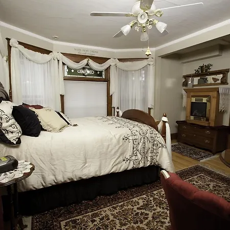 Franklin Street Inn Bed & Breakfast-2