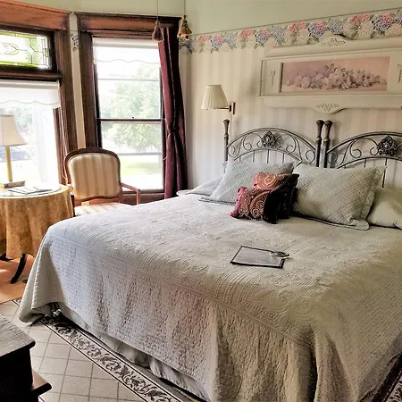 Franklin Street Inn Bed & Breakfast-3