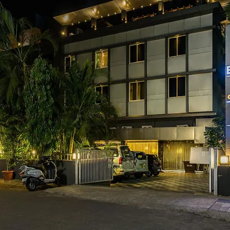 Treebo Premium Grand Emerald-3