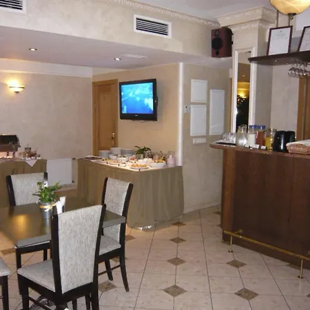 Riverside Hotel-2