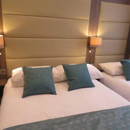 Glendale Hyde Park Hotel-2