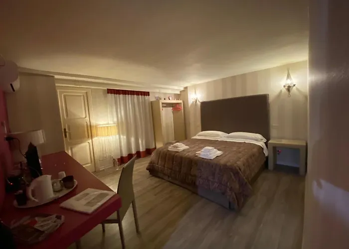 Dante'S Room By Apulia Accommodation Bari