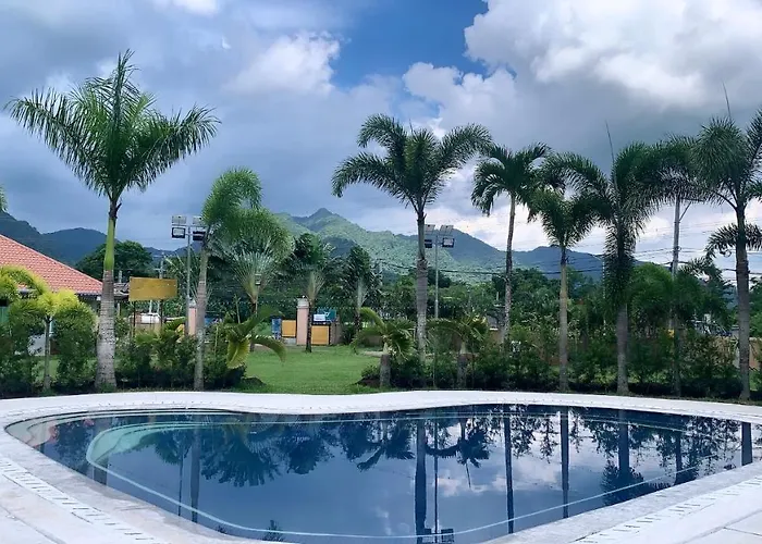 3 Peaks Resort & Boutique Hotel Lipa City