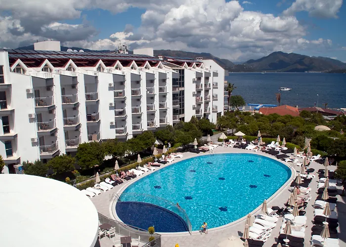Luna Beach Deluxe Hotel