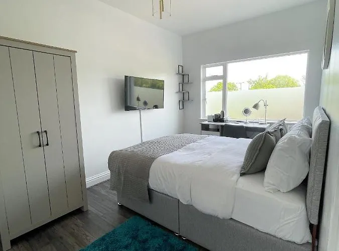 Isabella Rooms