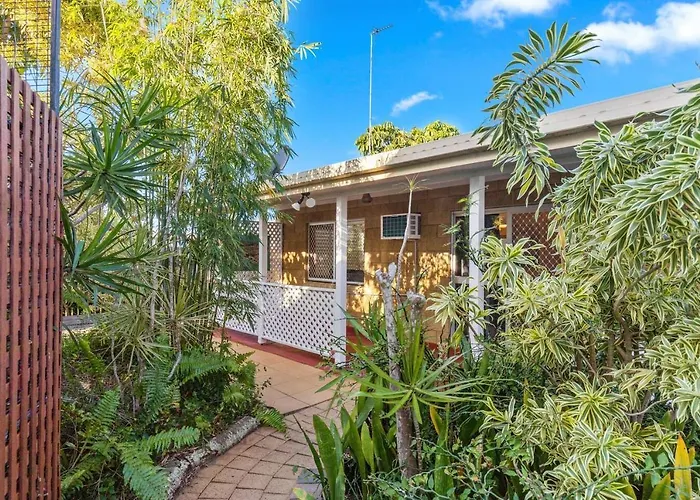 Relaxed Urangan Living At The Poolside Bungalow Hervey Bay