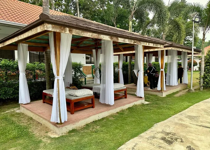 3 Peaks Resort & Boutique Hotel Lipa City