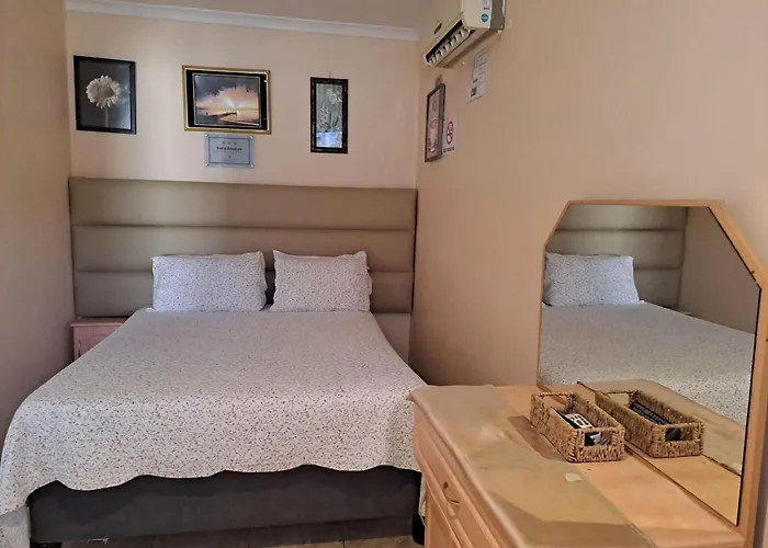 Iqhayiya Guest House Durban